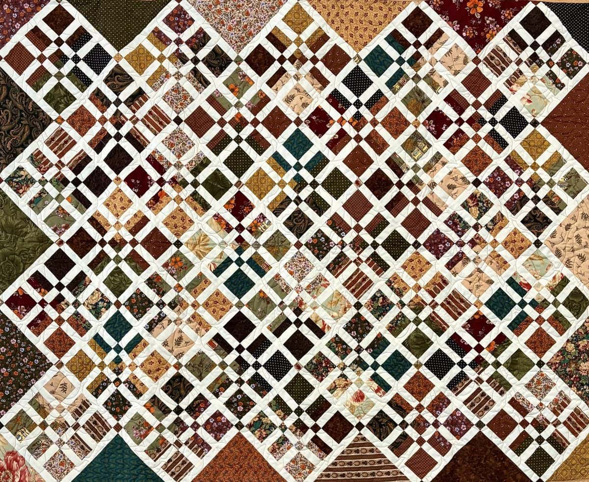 garden lattice quilt by nancy gromen